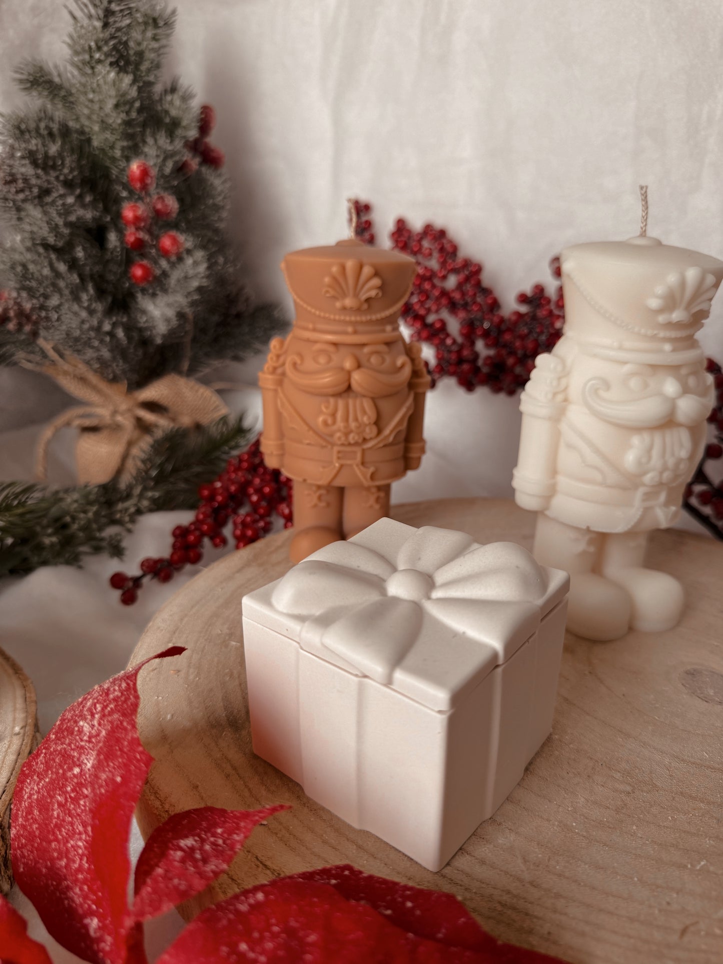 Bougie cadeau fait main en jesmonite senteur au choix