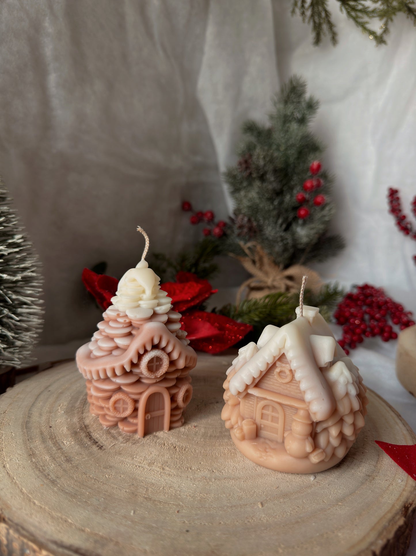 Bougie maison pomme de pin enneigée  fait main en cire d’olive senteur au choix