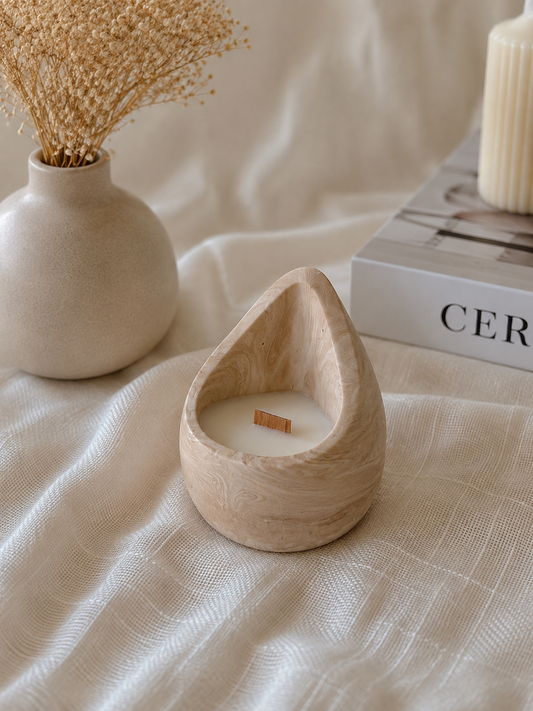 Bougie Salomé uni ou marbré beige pot fait main en jesmonite