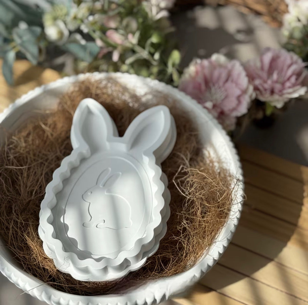 Plateau Vide poche lapin de pâques fait main en Jesmonite