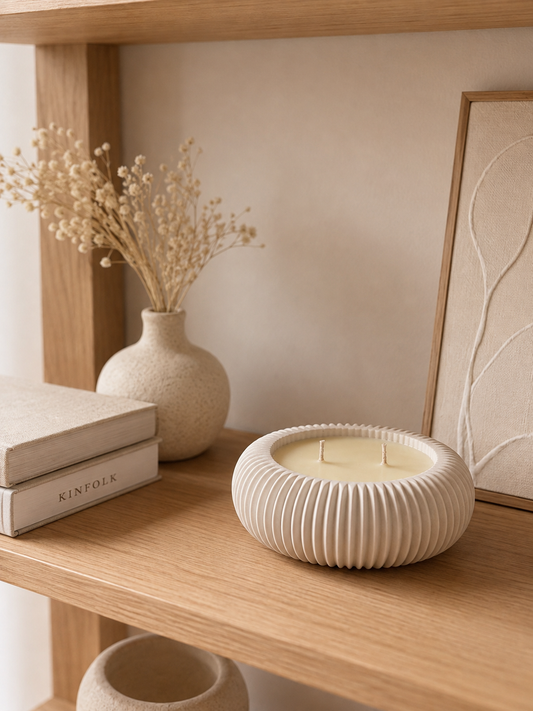 Bougie ronde Sienna fait main en jesmonite coloris et senteur au choix